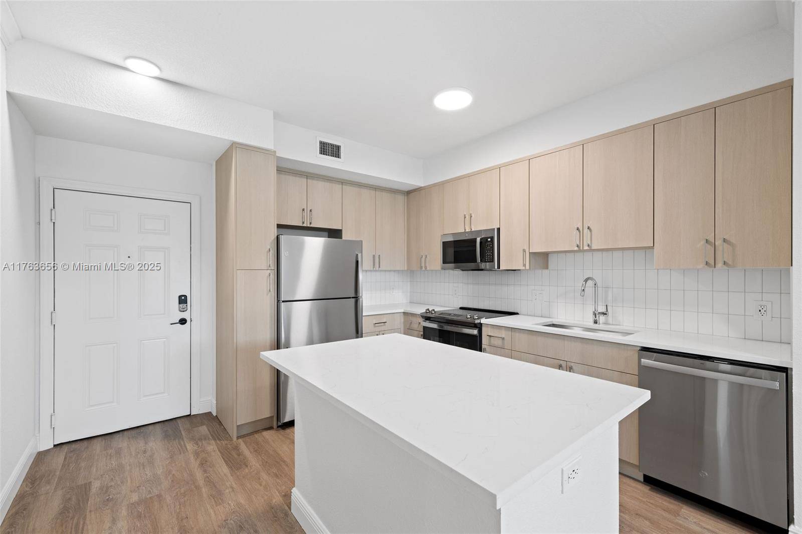 Pembroke Pines, FL 33025,10170 SW 7th St #23-307