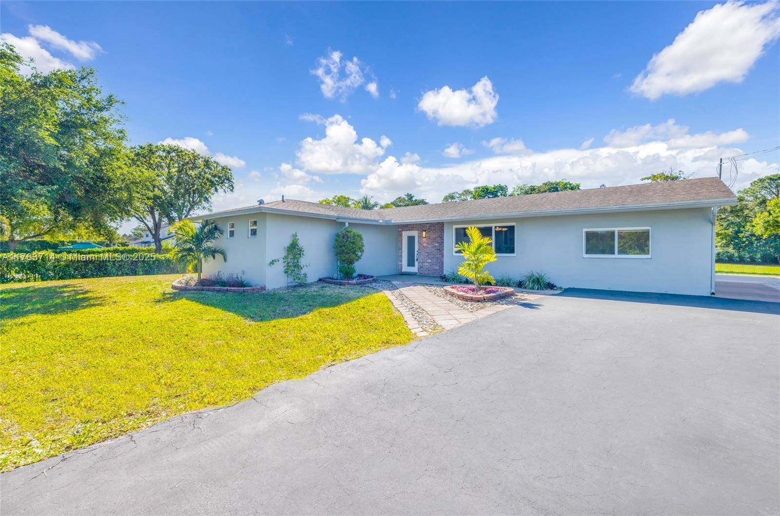 Davie, FL 33325,13390 SW 26th St