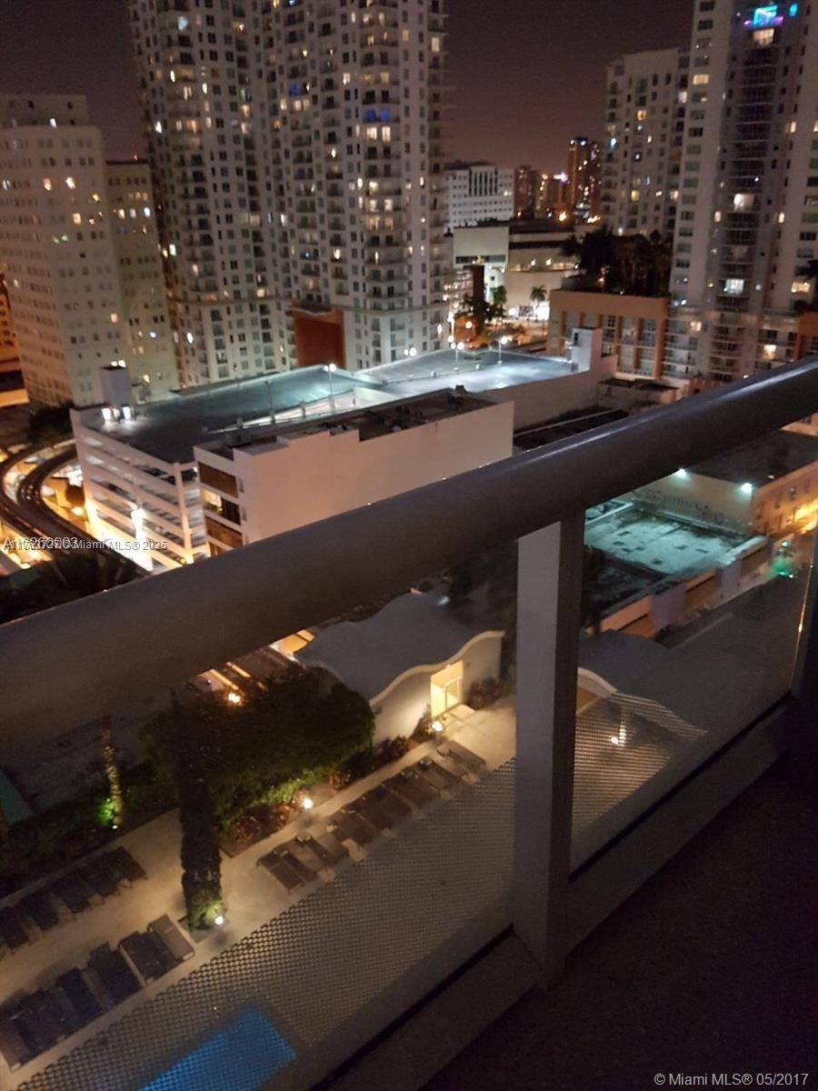 Miami, FL 33132,50 BISCAYNE BL #1805