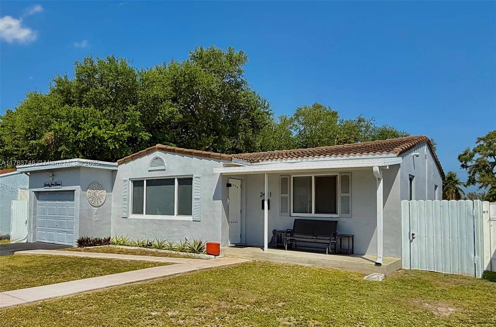 Hollywood, FL 33020,2411 Scott St
