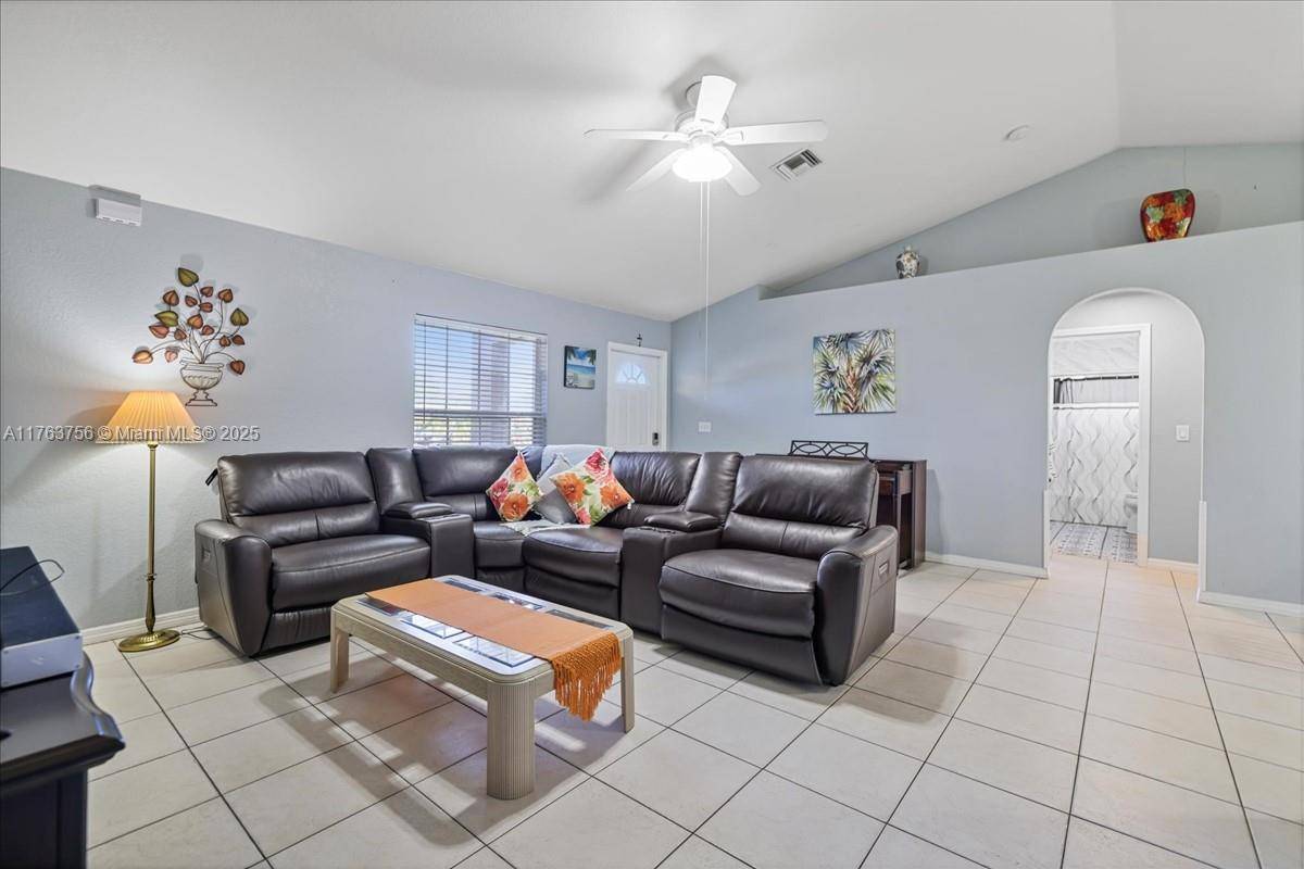 Cape Coral, FL 33991,1405 SW 9 Ave