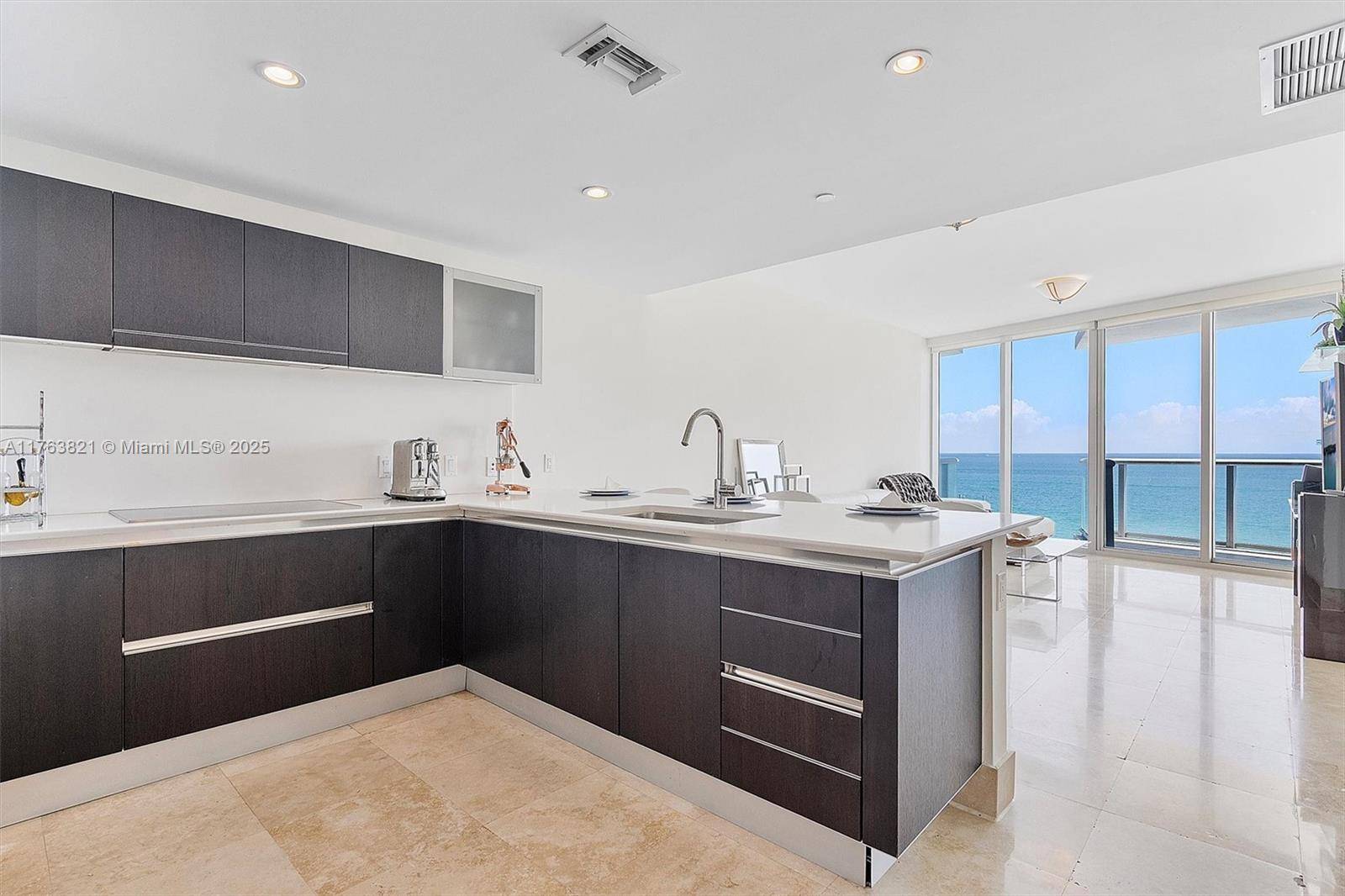 Sunny Isles Beach, FL 33160,17001 Collins Ave #1006