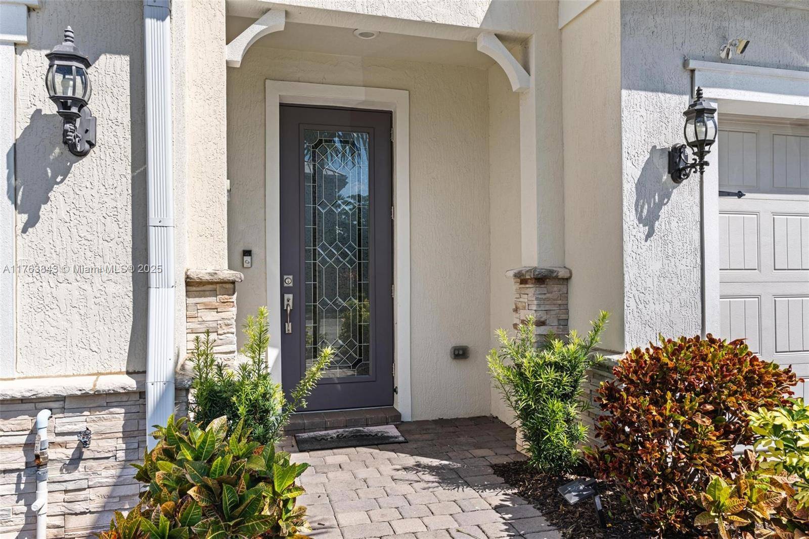 Hollywood, FL 33021,4915 Eucalyptus Dr #4915