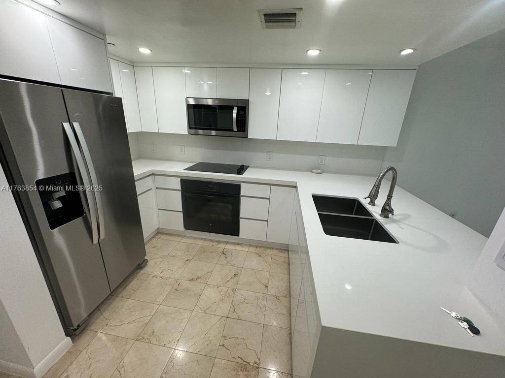 Miami, FL 33129,2101 Brickell Ave #1003