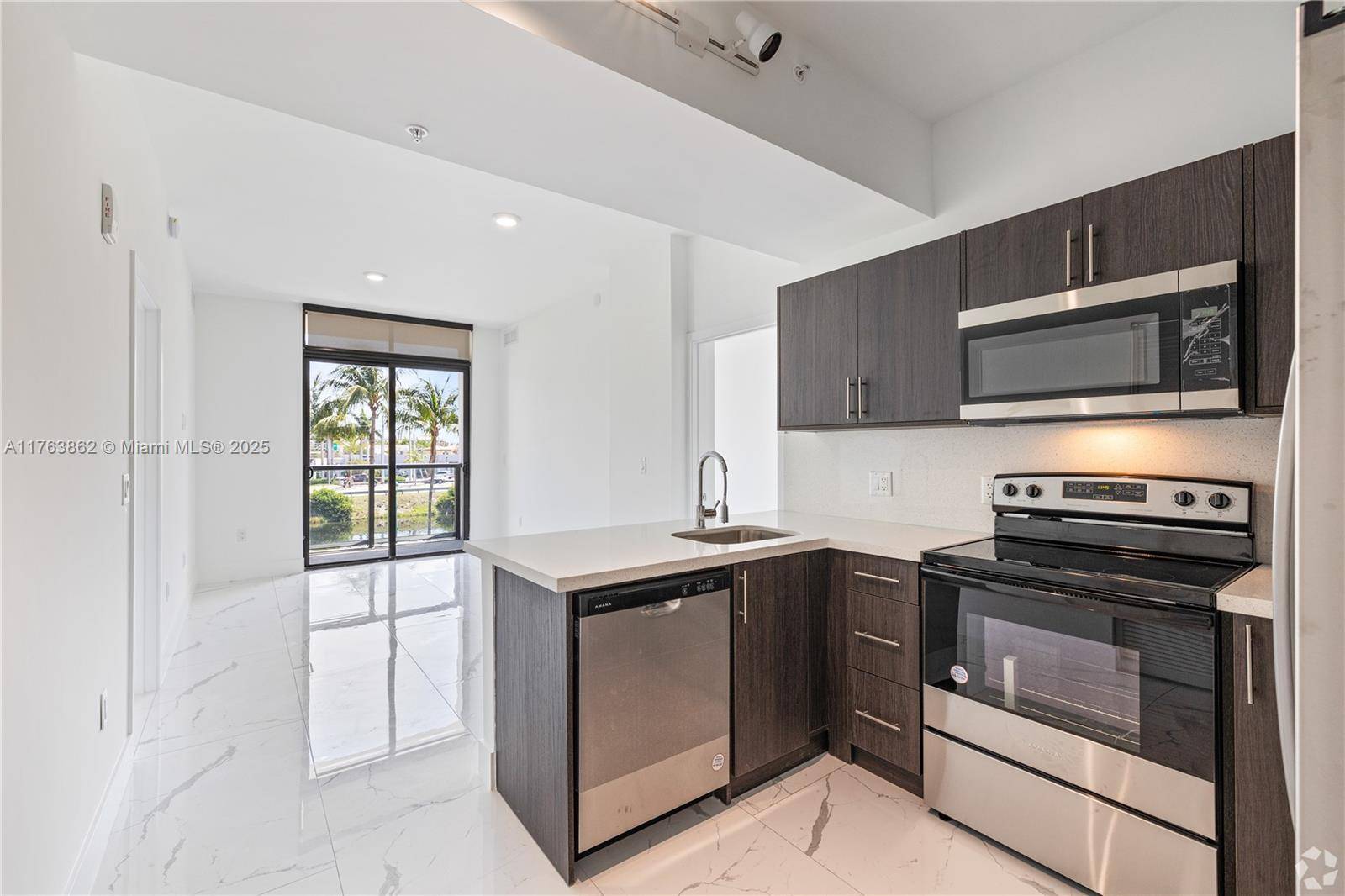 Miami Springs, FL 33166,1 Curtiss Pkwy #322