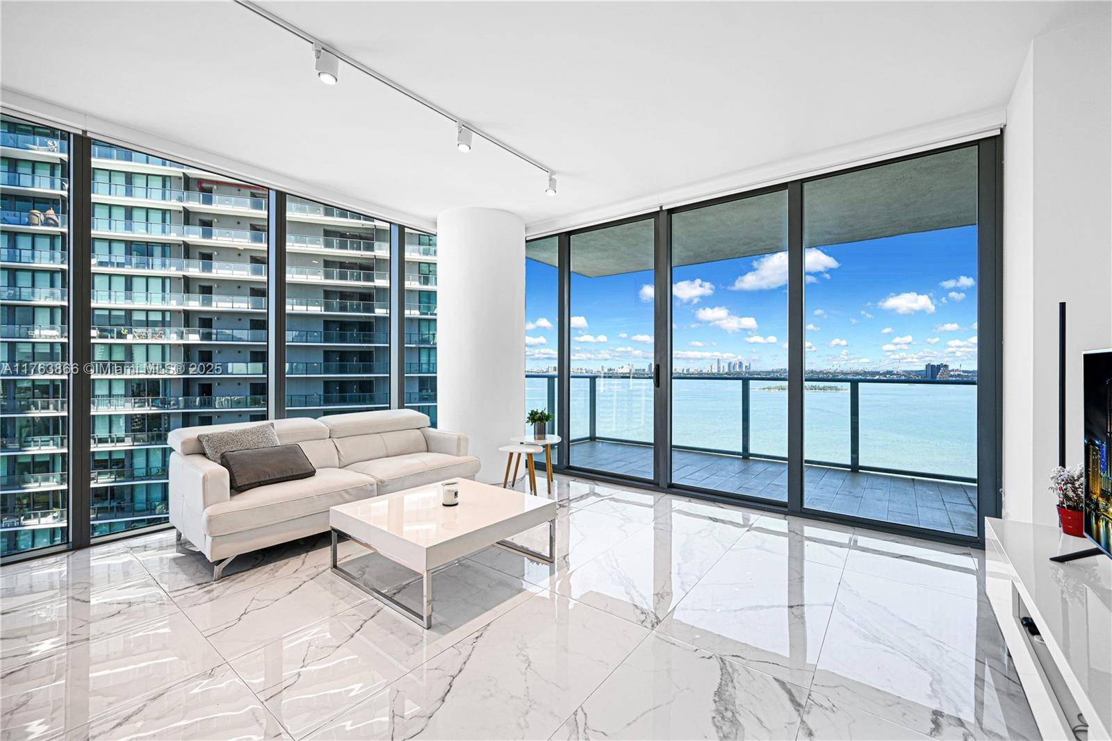 Miami, FL 33137,650 NE 32nd St #2007