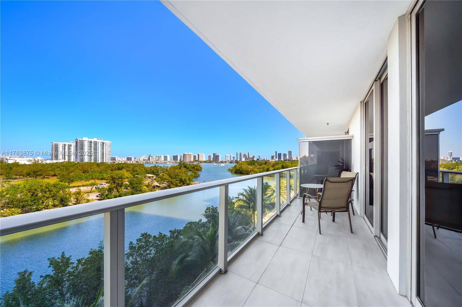 North Miami Beach, FL 33160,16385 Biscayne Blvd #503