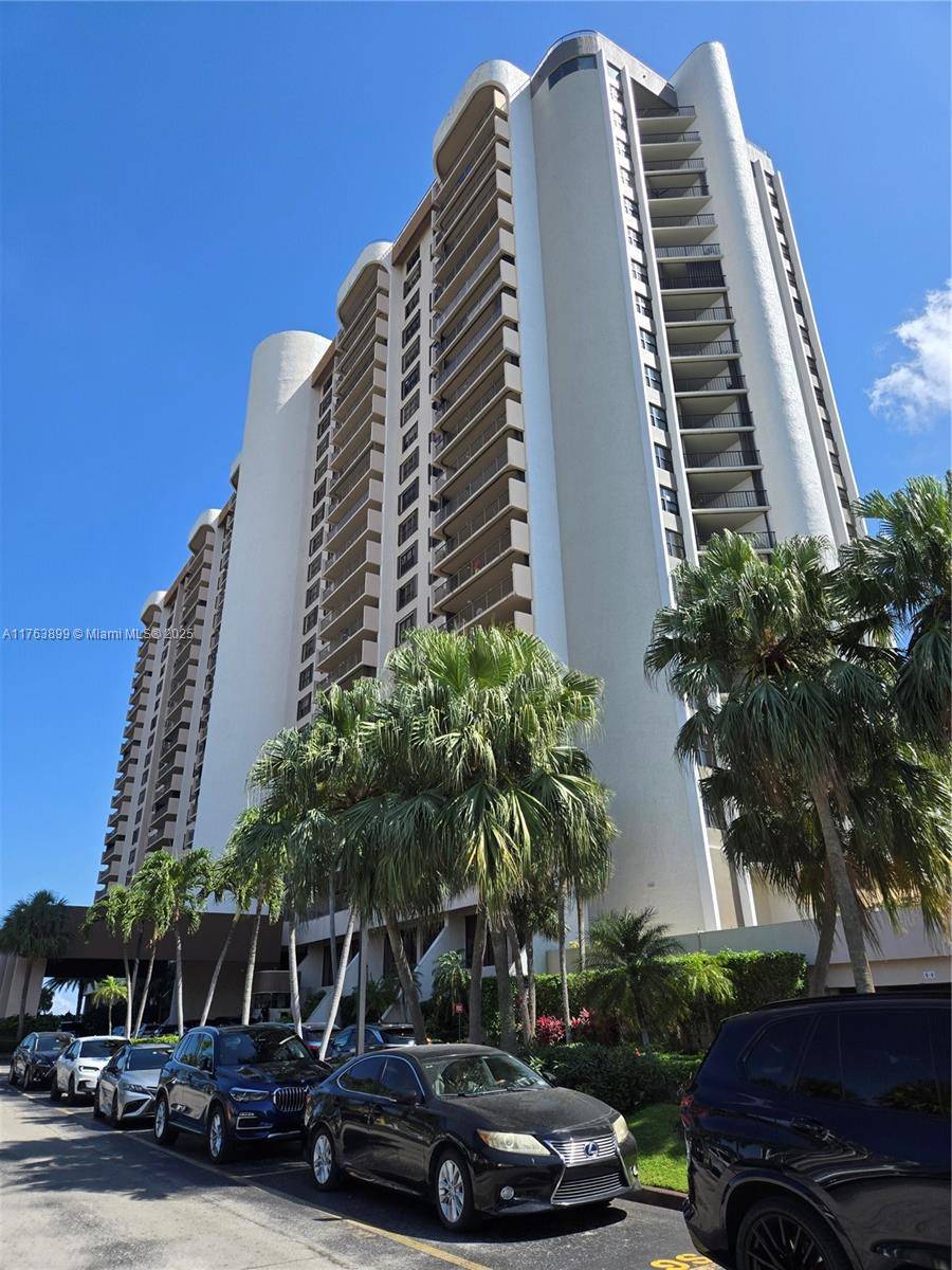Miami, FL 33181,1800 NE 114th St #911