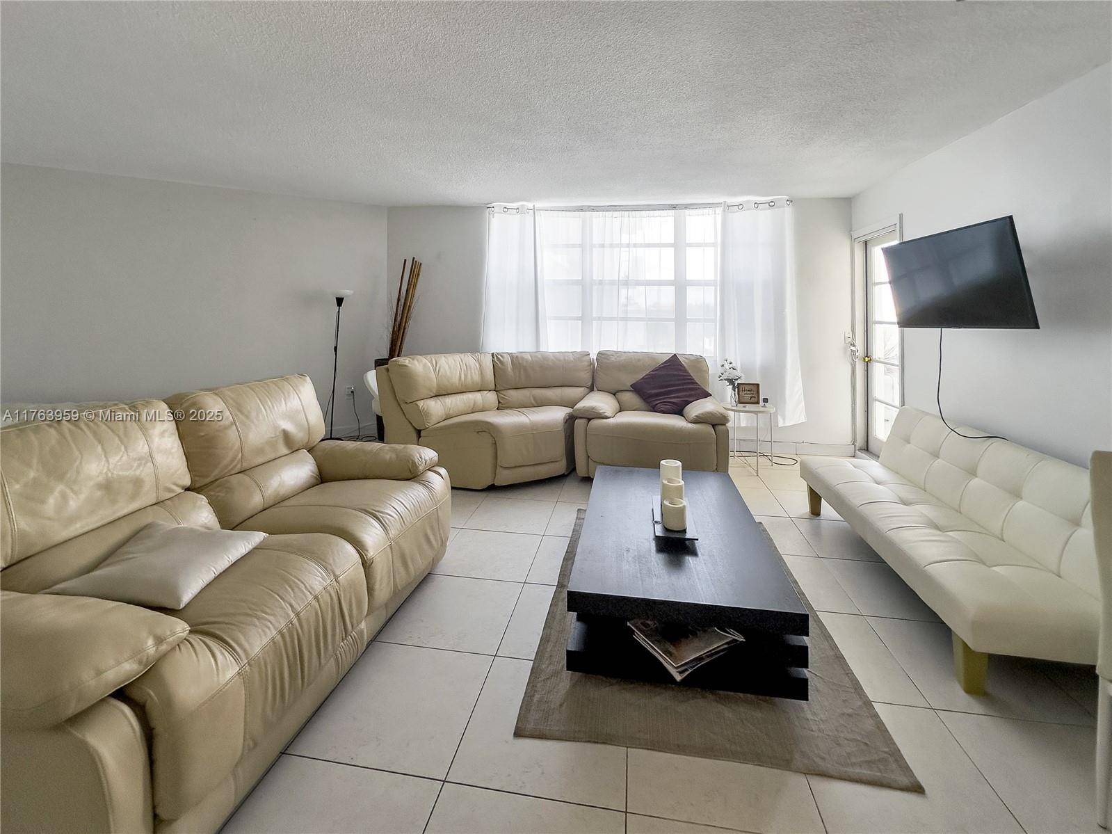 Aventura, FL 33160,2750 NE 183rd St #407