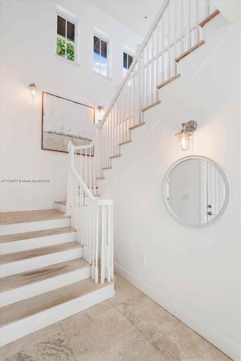 Key Biscayne, FL 33149,350 E Woodcrest Rd