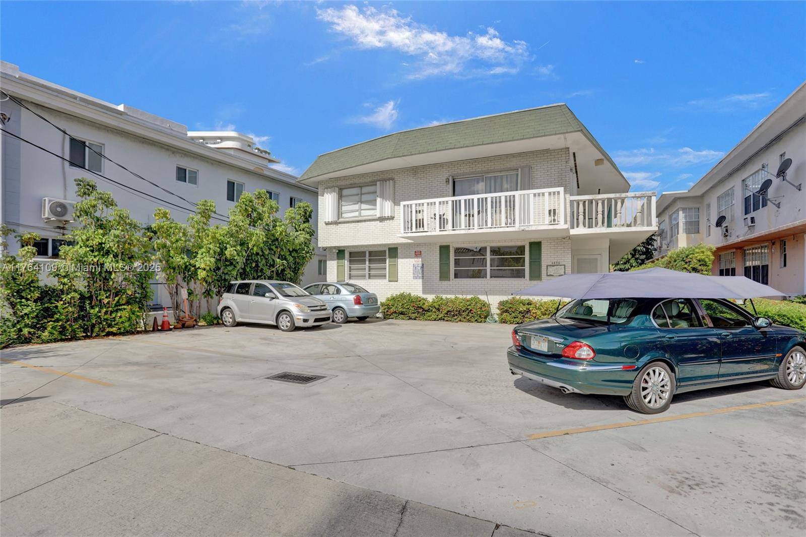 Miami Beach, FL 33141,6856 Abbott Ave #2