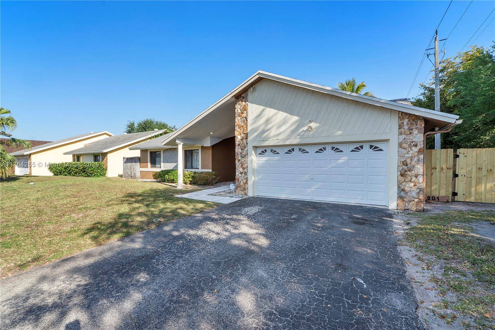 Lauderhill, FL 33351,8201 NW 53rd St