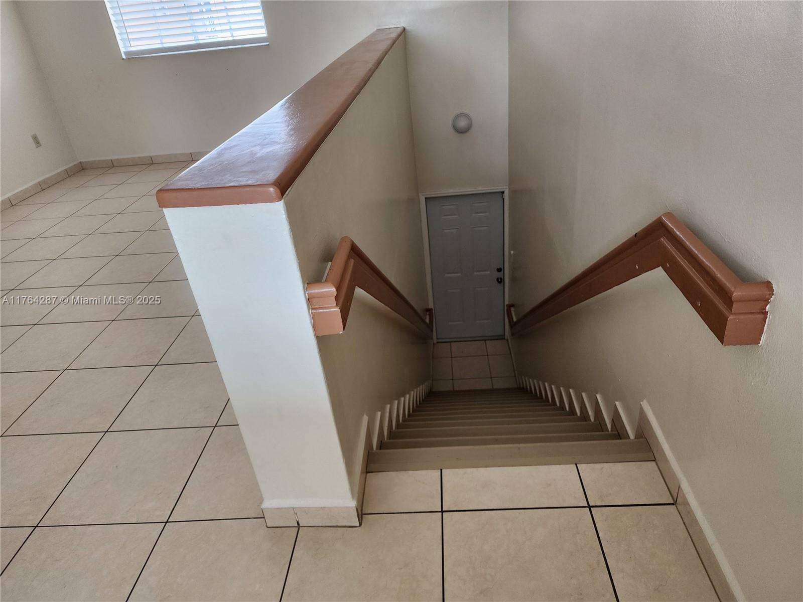 Hialeah, FL 33016,2403 W 76th St #205