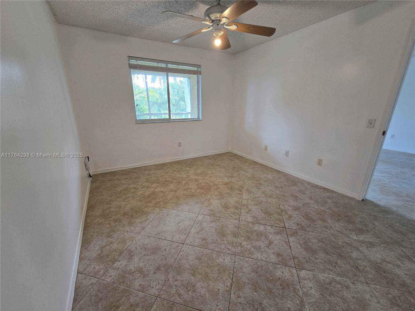 Hollywood, FL 33021,410 S Park Rd #1-302