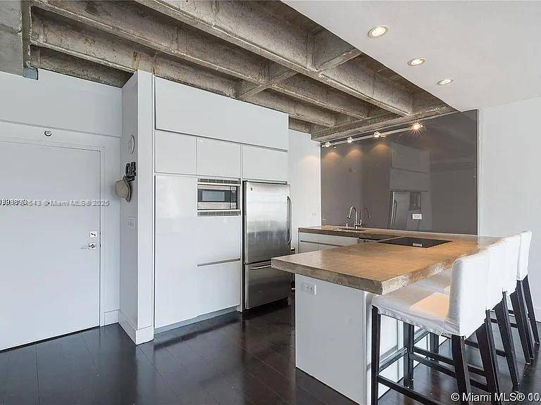 Miami Beach, FL 33139,20 Island Ave #410