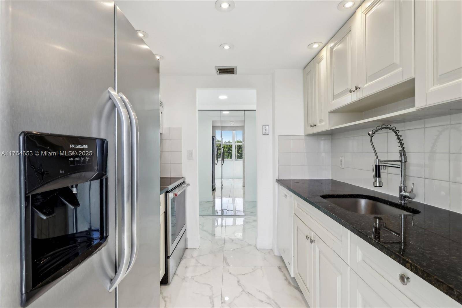 Pompano Beach, FL 33062,101 Briny Ave #401