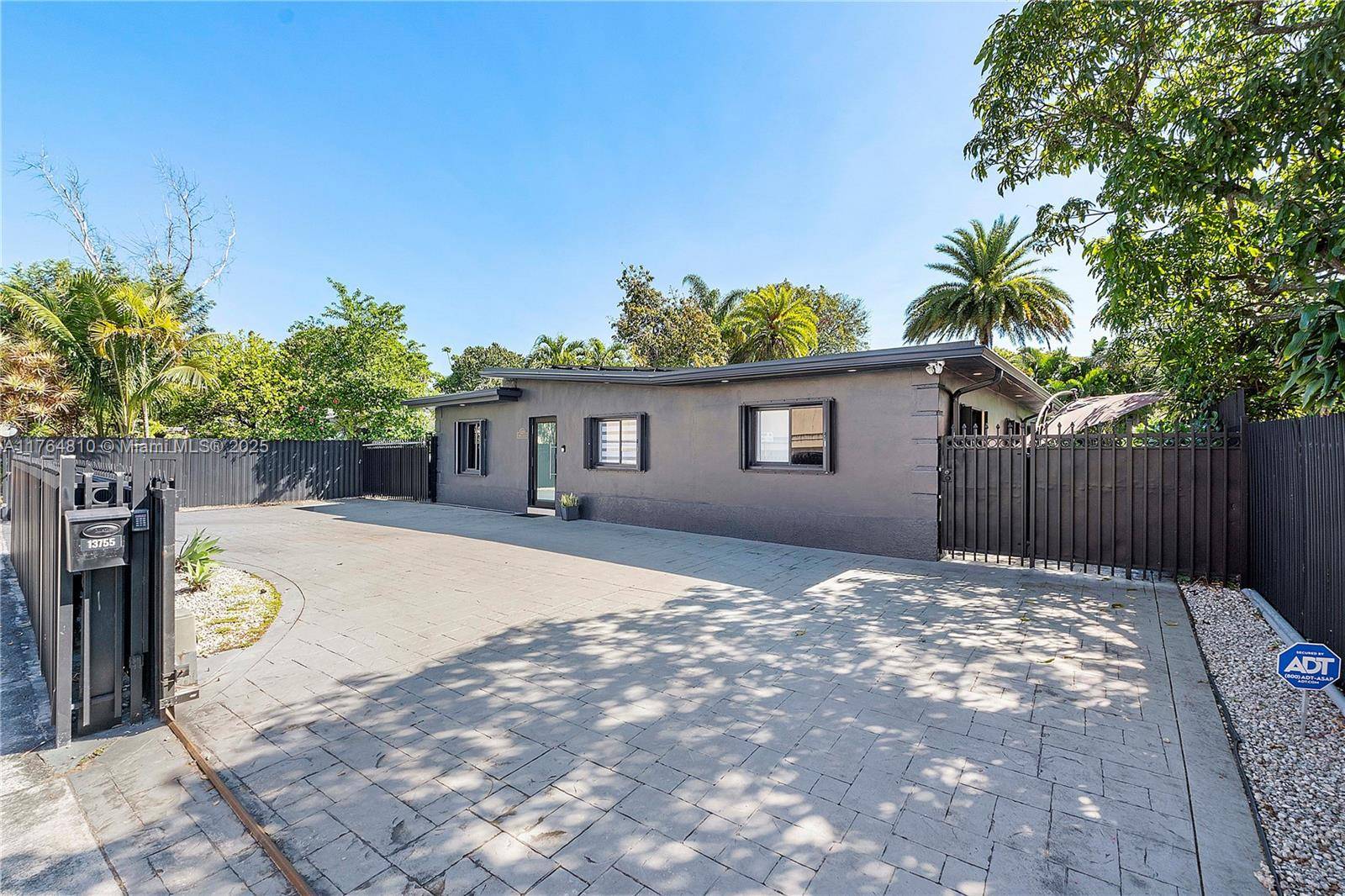 North Miami, FL 33168,13755 NW 6th Ave