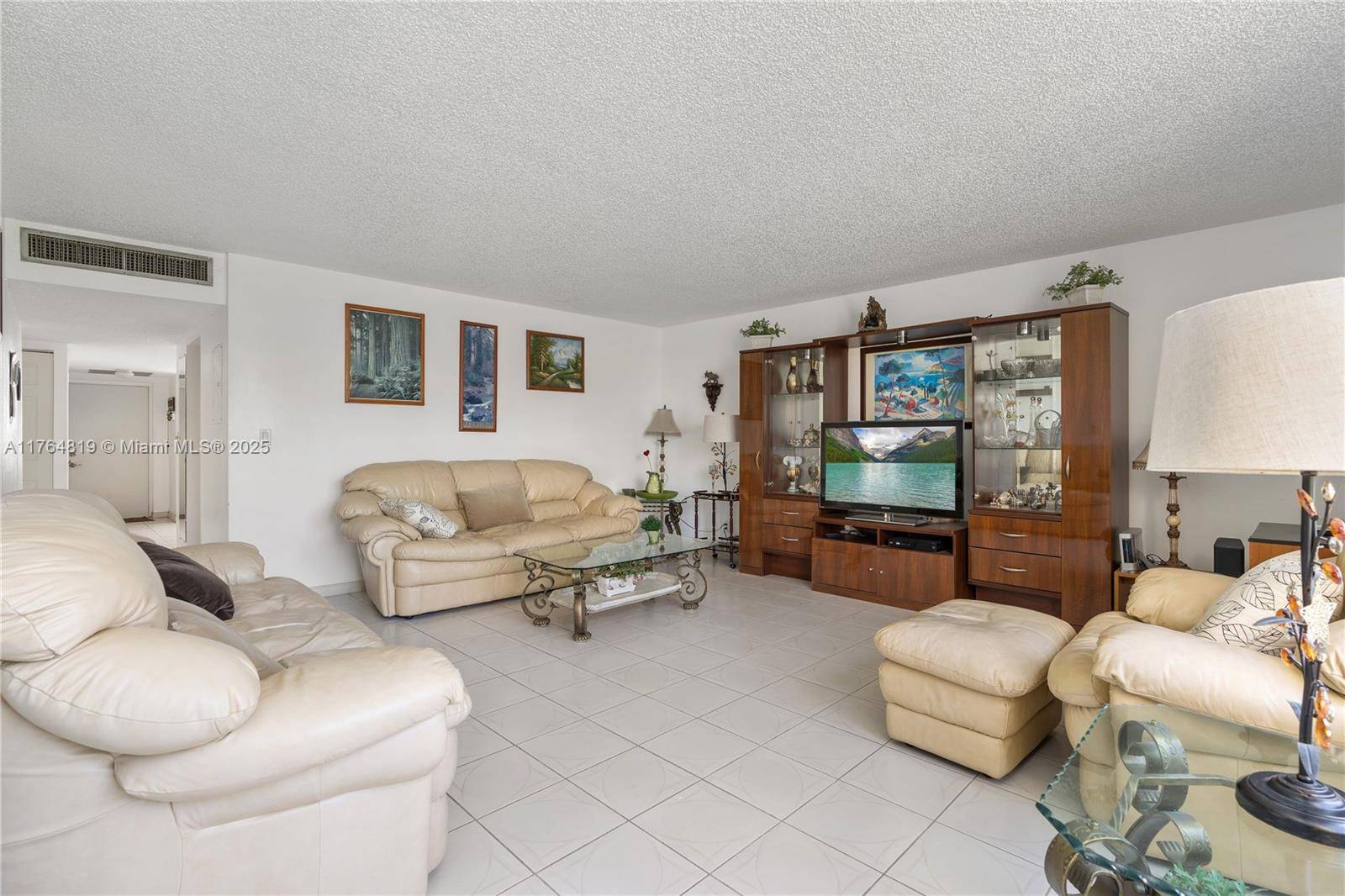 Aventura, FL 33180,20401 NE 30th Ave #416-8