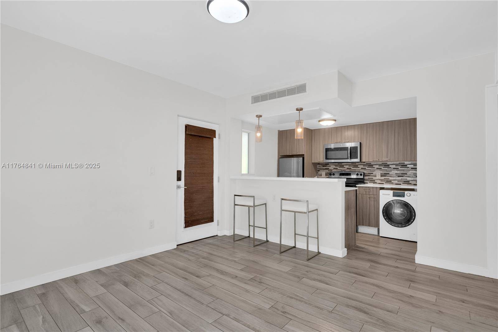 Miami Beach, FL 33139,740 Meridian Ave #11