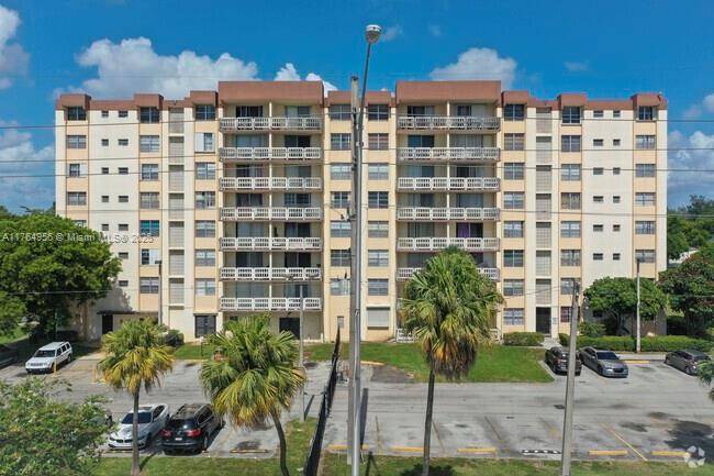 Miami, FL 33169,15600 NW 7th Ave #515