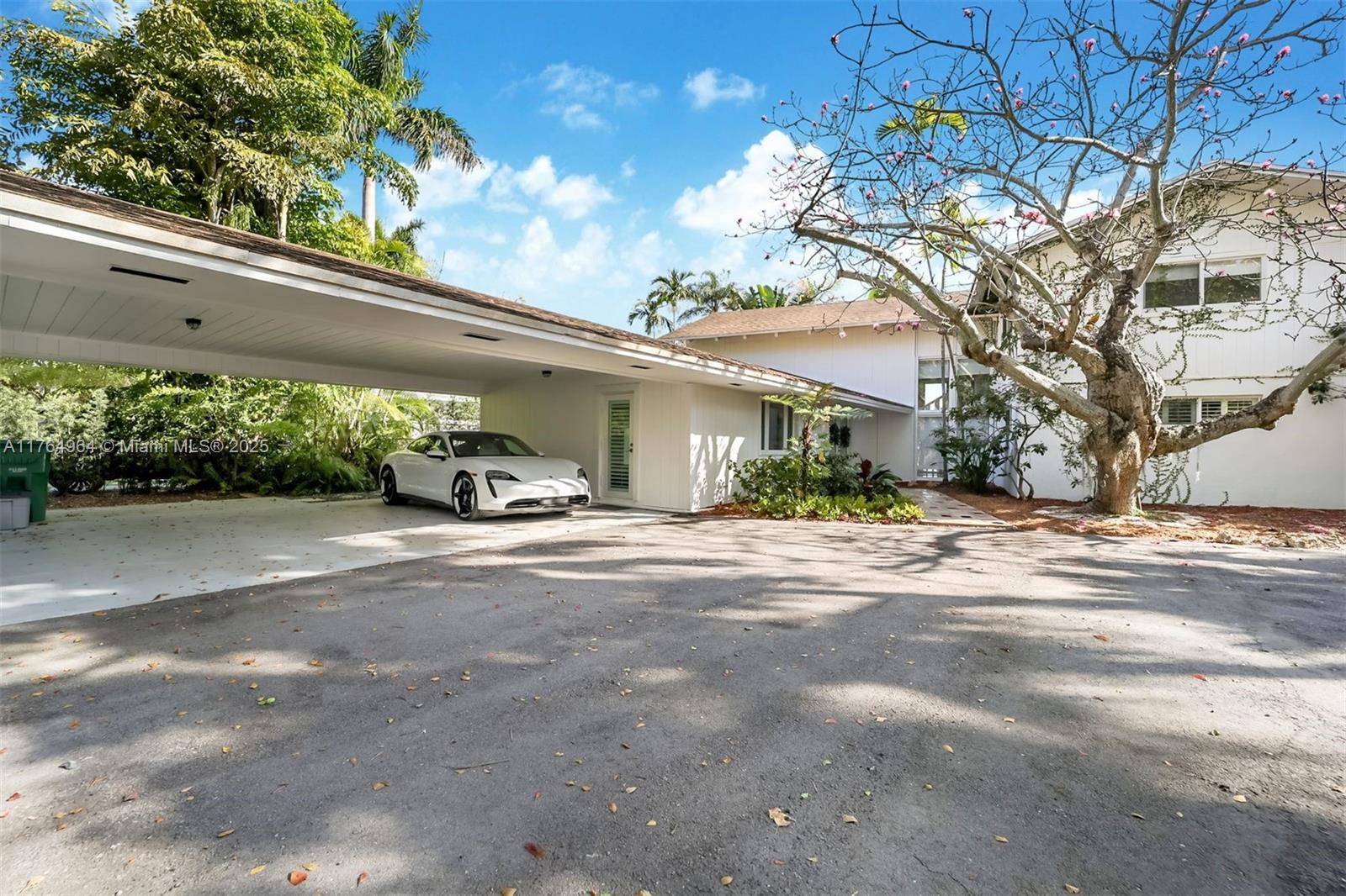 Pinecrest, FL 33156,13575 SW 72nd Ave