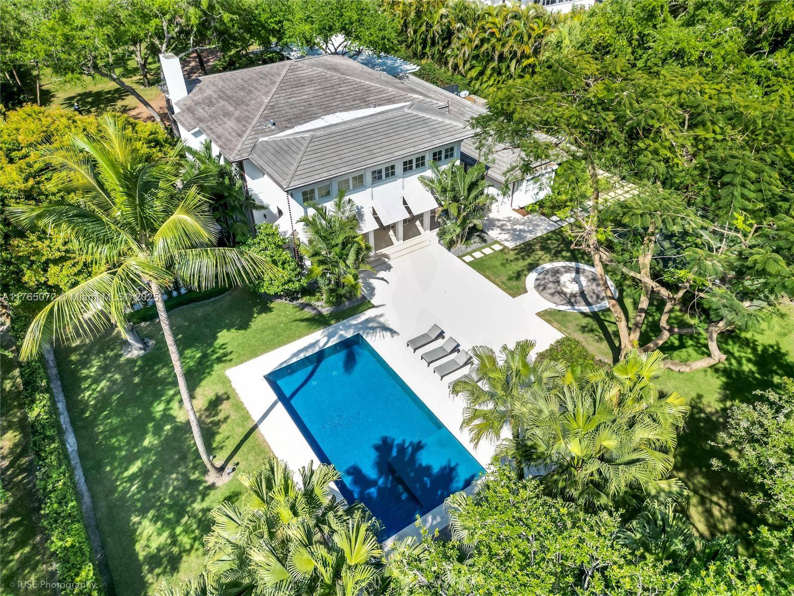Coral Gables, FL 33143,4550 Sunset Dr
