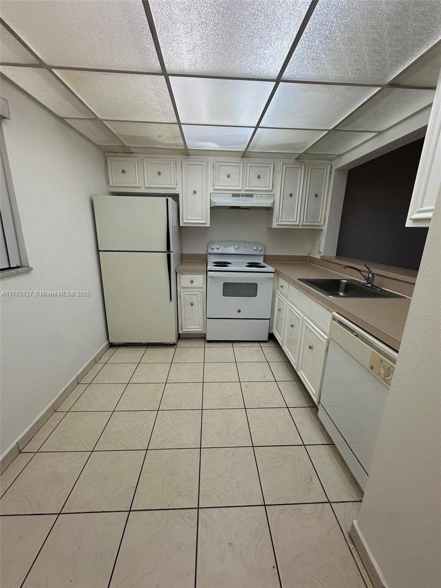 Hialeah, FL 33015,17911 NW 68th Ave #N206