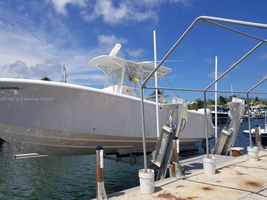 Key Largo, FL 33037,325 Calusa St  Lot 211