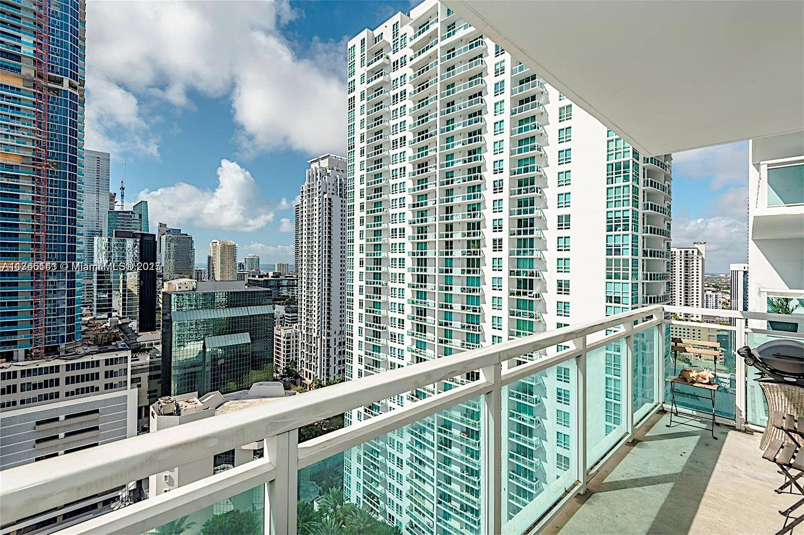 Miami, FL 33131,950 Brickell Bay Dr #2909