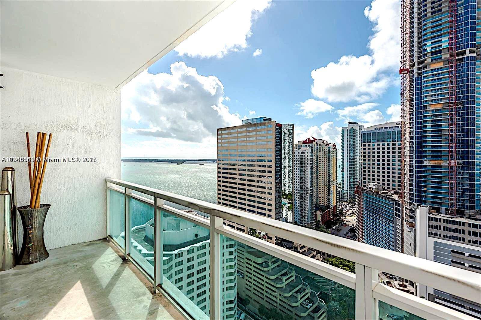 Miami, FL 33131,950 Brickell Bay Dr #2909