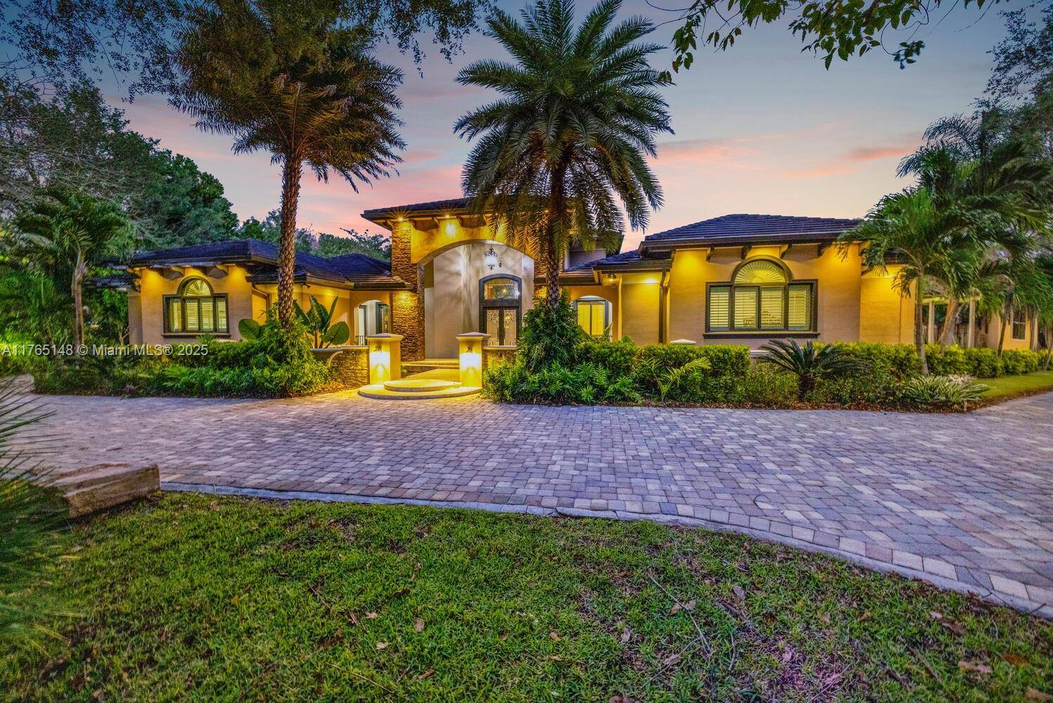 Miami, FL 33176,9425 SW 94 CT