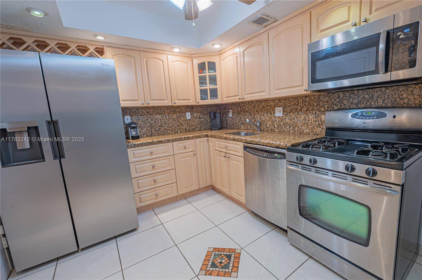 Hallandale Beach, FL 33009,2030 S Ocean Dr #2204