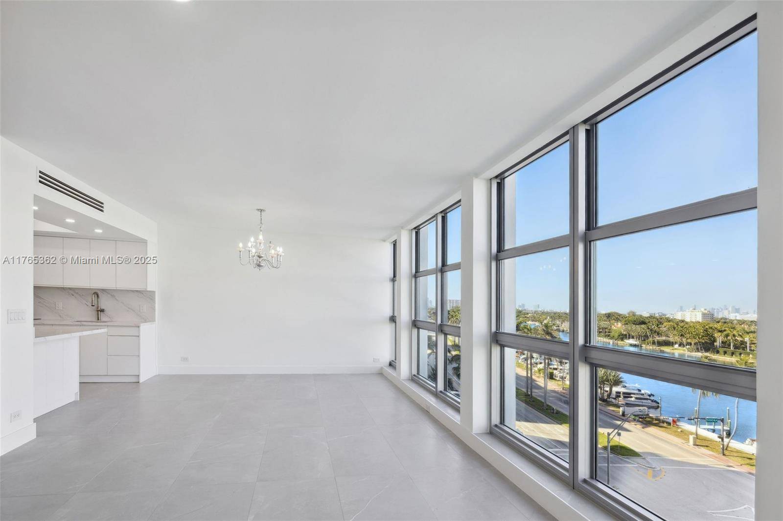 Miami Beach, FL 33140,5055 Collins Ave #7M