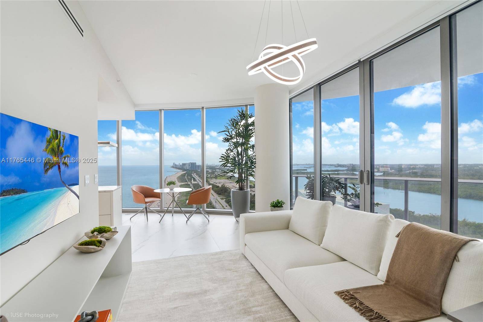 Sunny Isles Beach, FL 33160,15701 Collins Ave #2405
