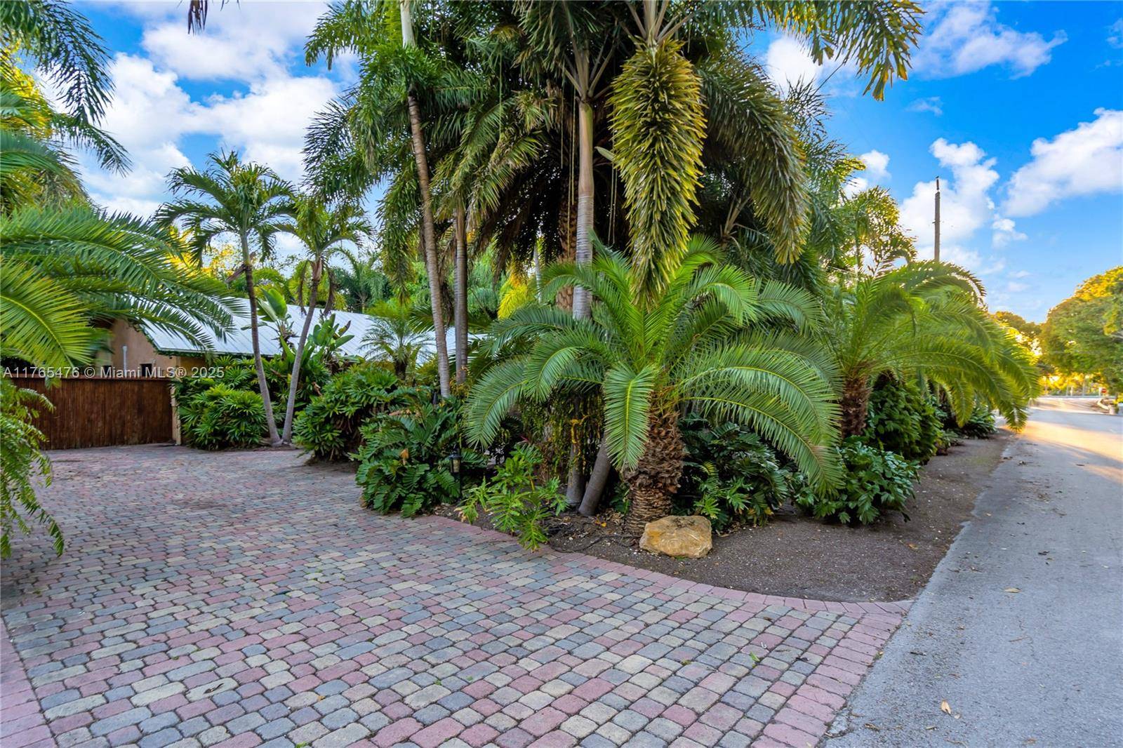Key Largo, FL 33037,9 Bass Ave