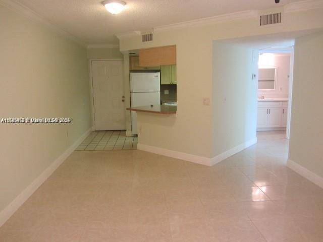 Doral, FL 33166,8353 Lake Dr #404