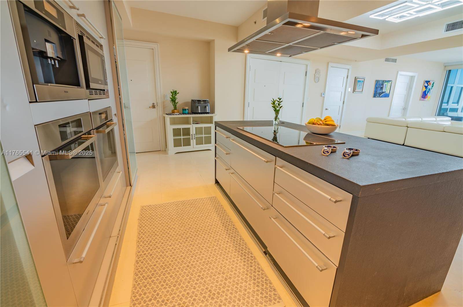 Sunny Isles Beach, FL 33160,18201 Collins Ave #506