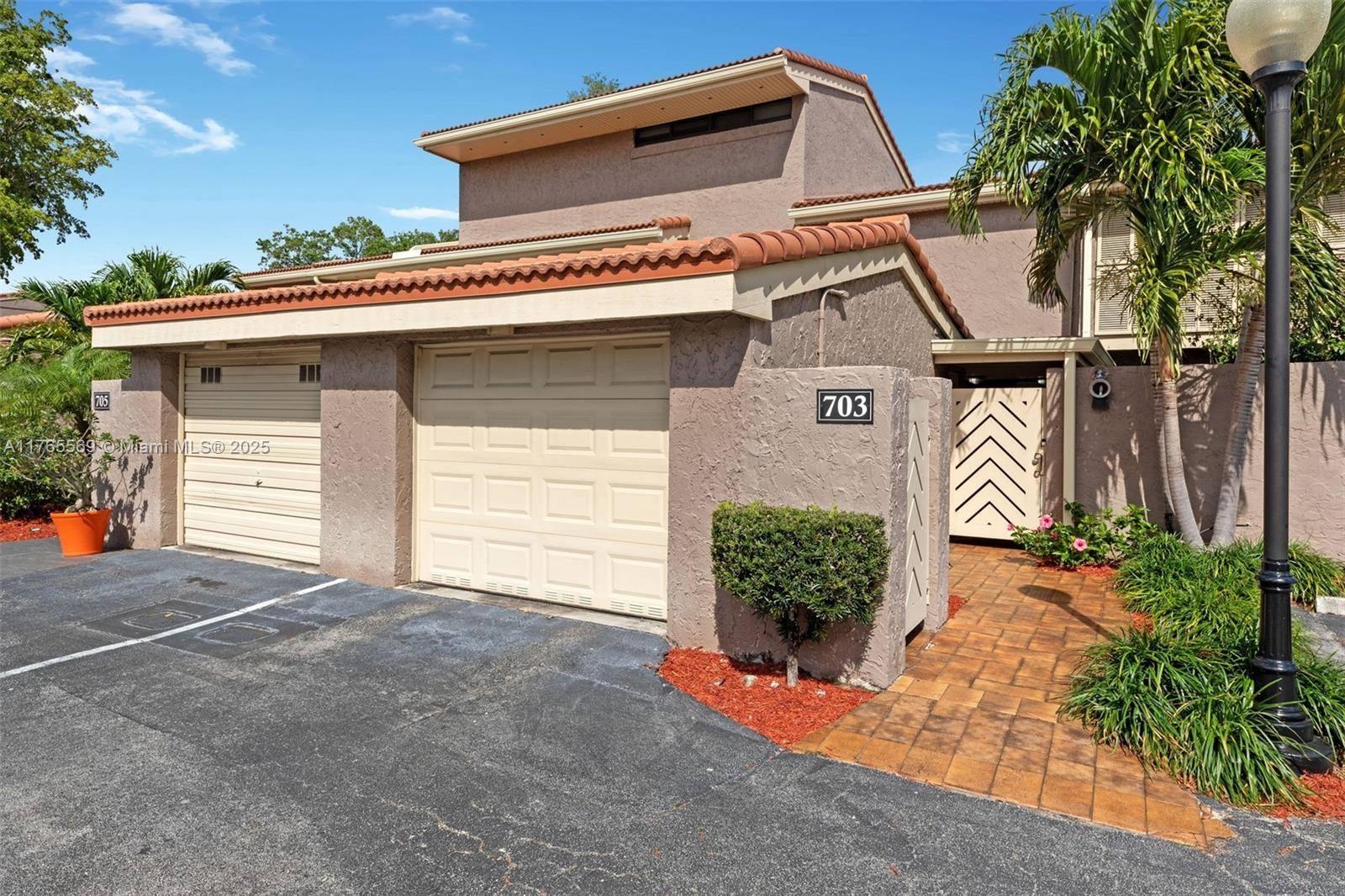 Hollywood, FL 33021,703 Saint Andrews Rd #18-78