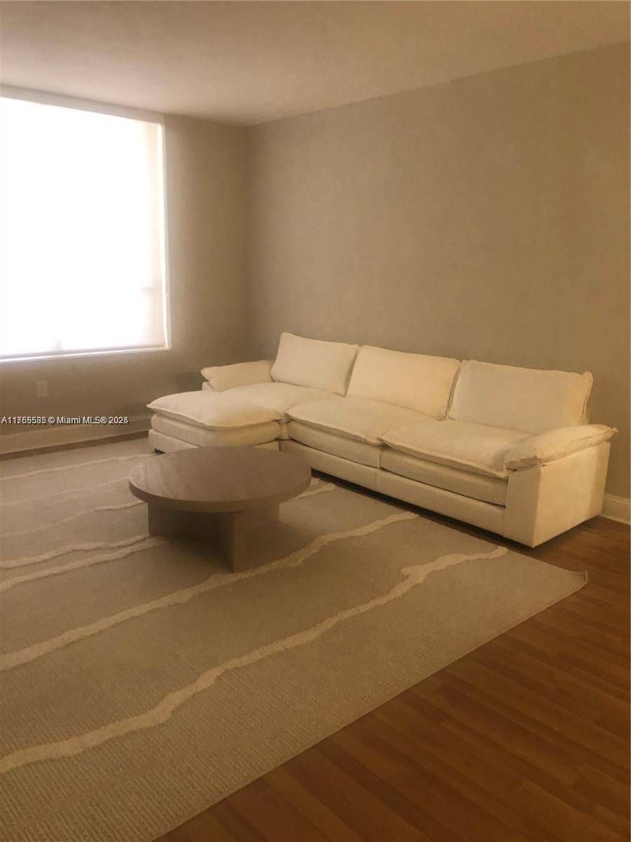 Bal Harbour, FL 33154,10185 Collins Ave #1016