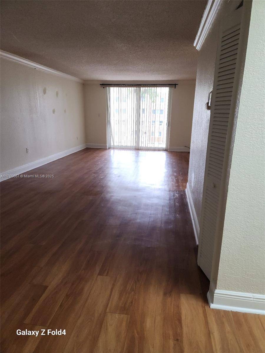 Hialeah, FL 33015,6950 Miami Gardens Dr #2-407