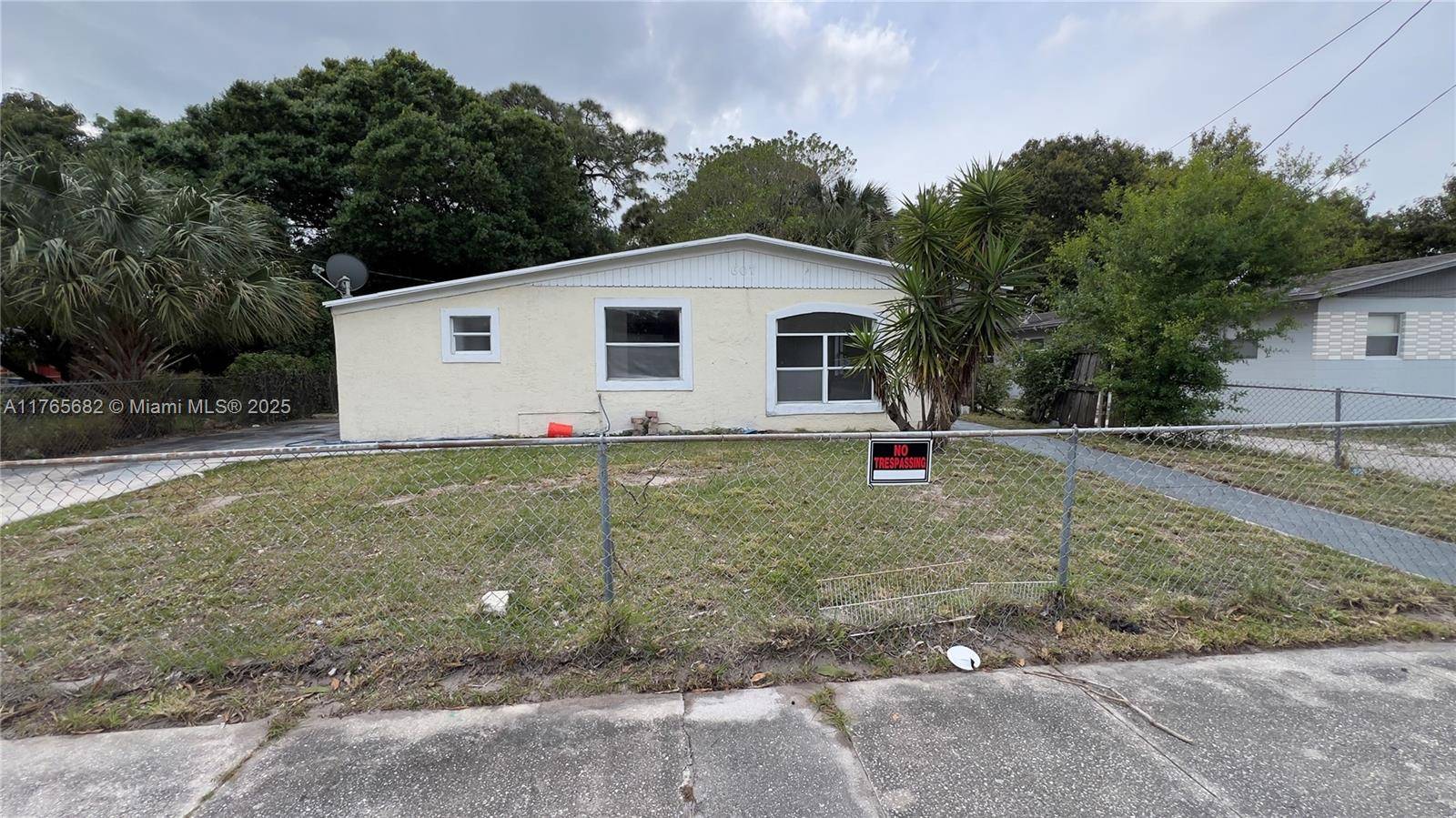 Fort Pierce, FL 34950,607 N 19th St