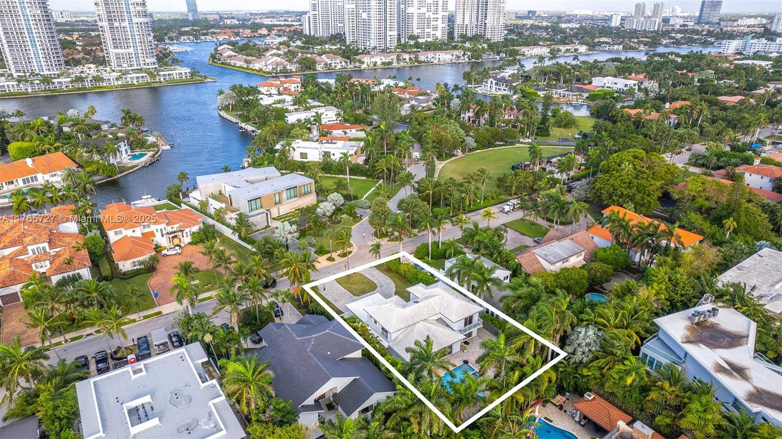 Golden Beach, FL 33160,465 Golden Beach Dr