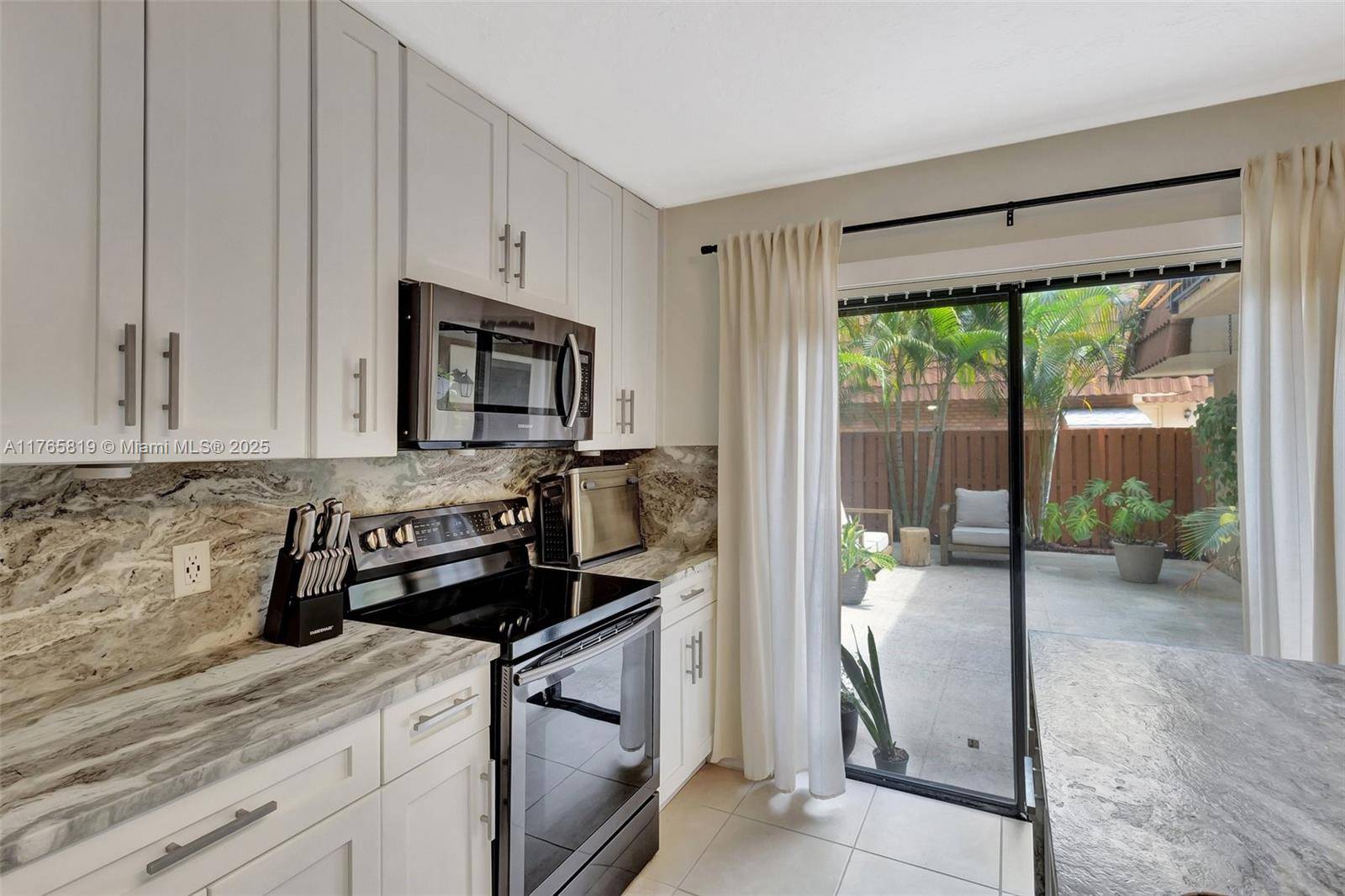 West Palm Beach, FL 33407,206 Charter Way #206