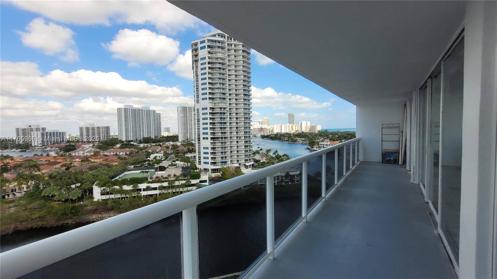 Aventura, FL 33180,20515 E Country Club Dr #1249
