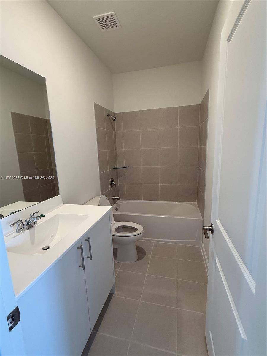 Homestead, FL 33035,2543 SE 28 DR. #0
