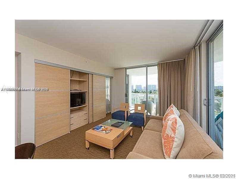 Sunny Isles Beach, FL 33160,18683 Collins Ave #607