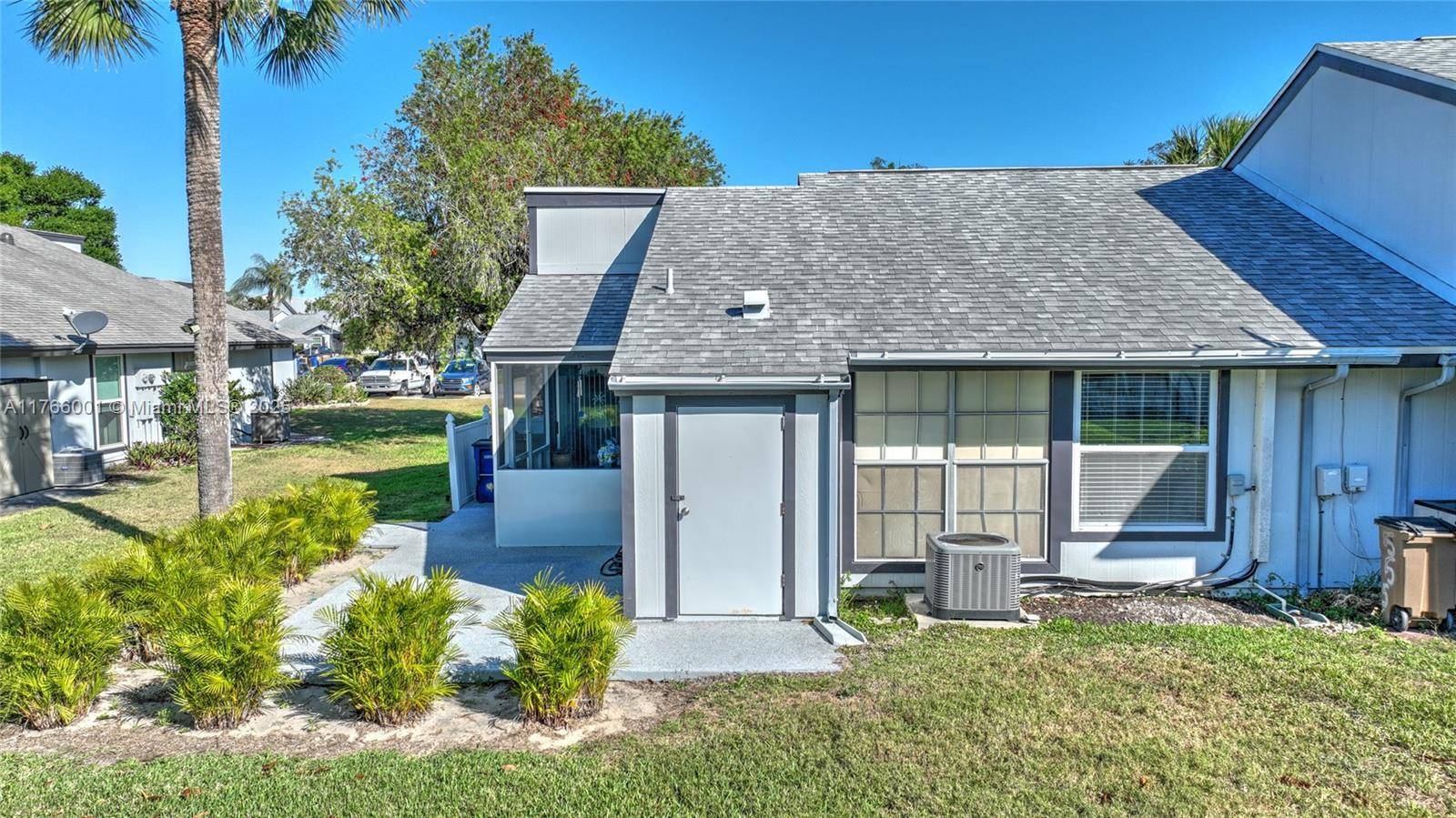 Lehigh Acres, FL 33936,10557 Putnam