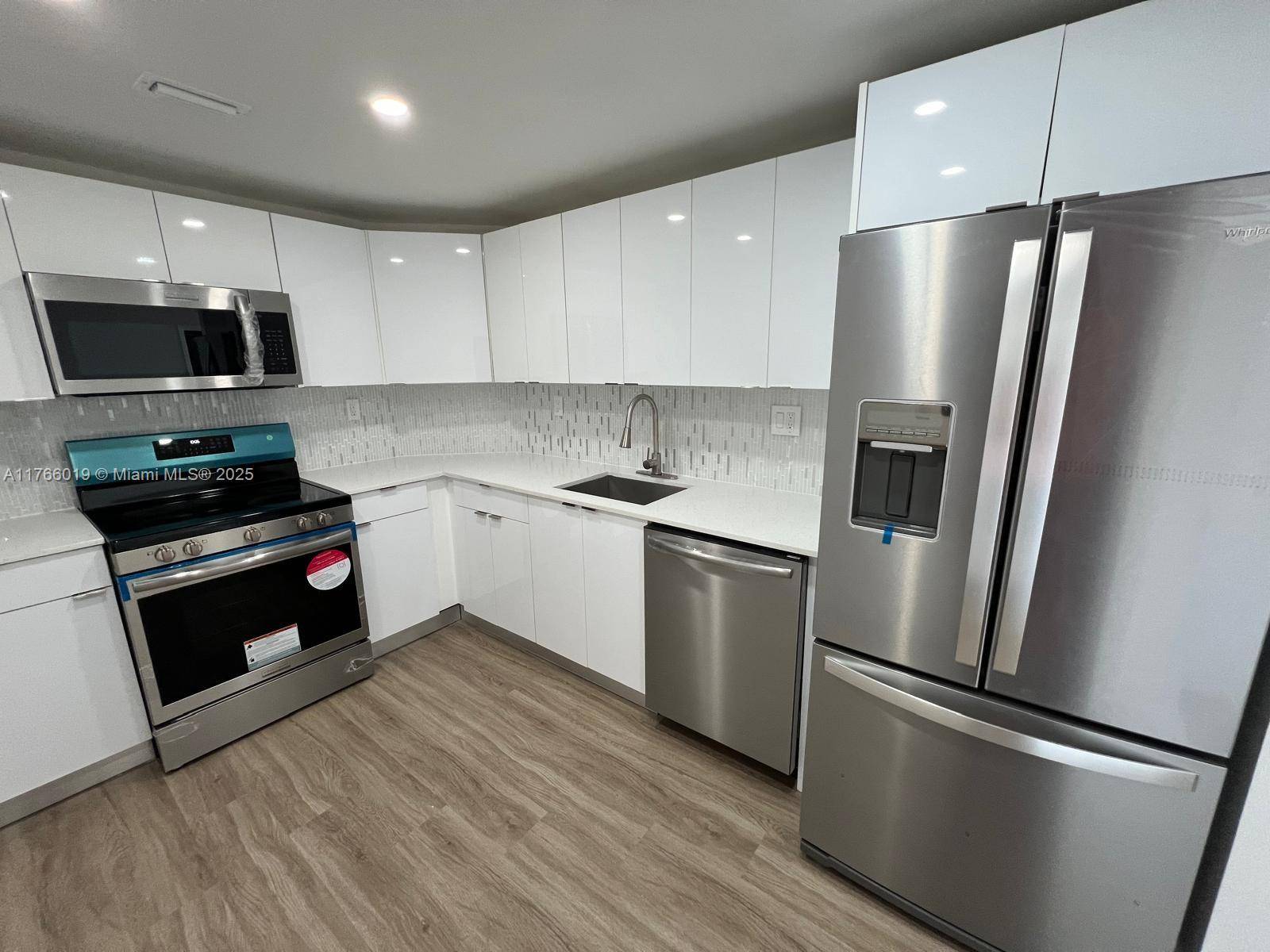 Sunny Isles Beach, FL 33160,500 Bayview Dr #1120