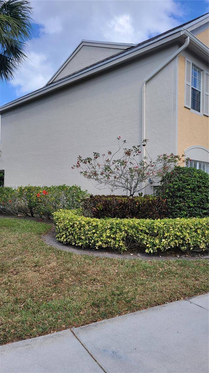 Weston, FL 33326,16731 Hemingway Dr
