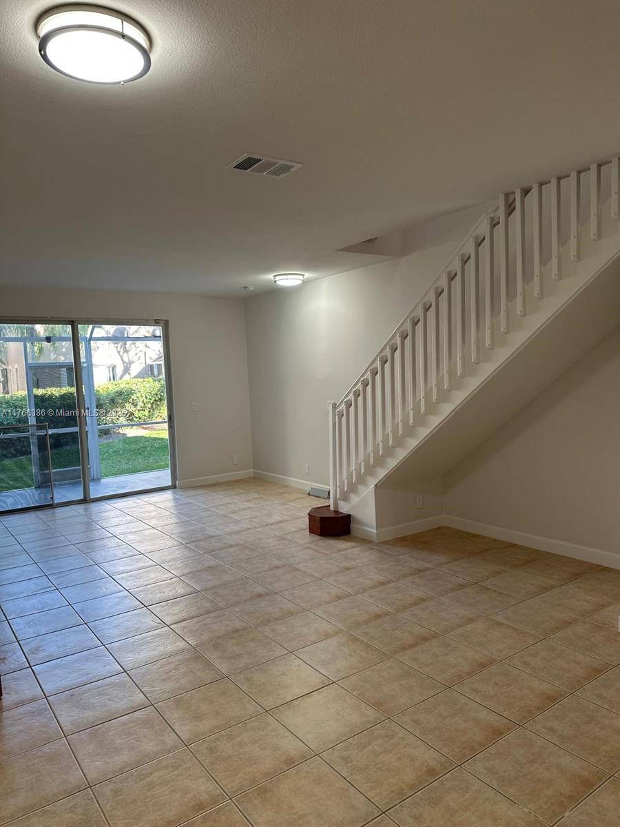 Weston, FL 33327,2135 Madeira Dr #2135